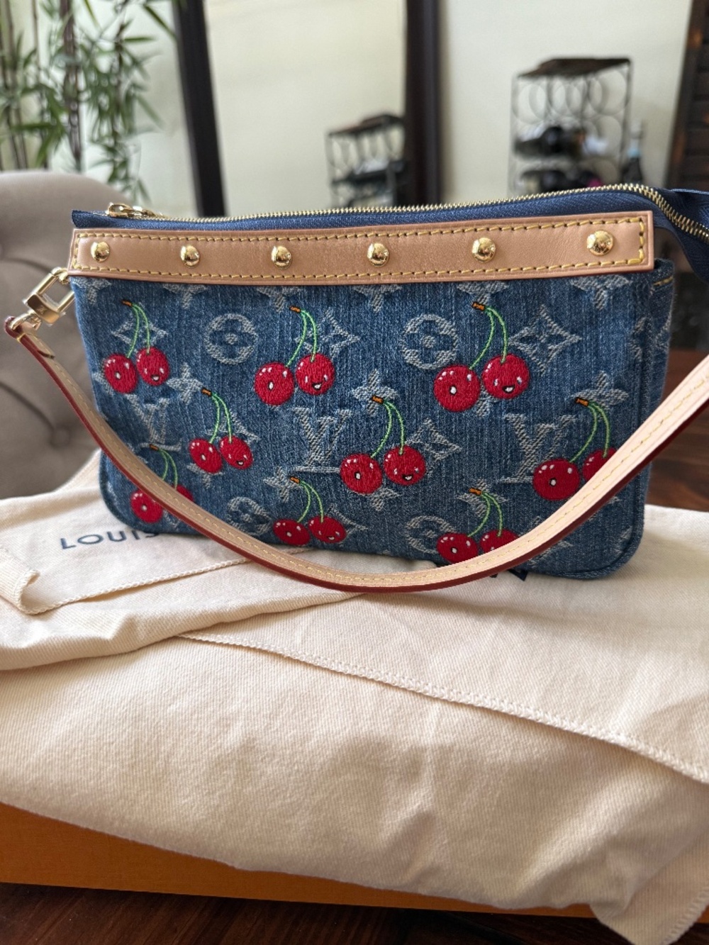 Louis Vuitton x Takashi Murakami M13994 LV x TM Pochette Accessoires
